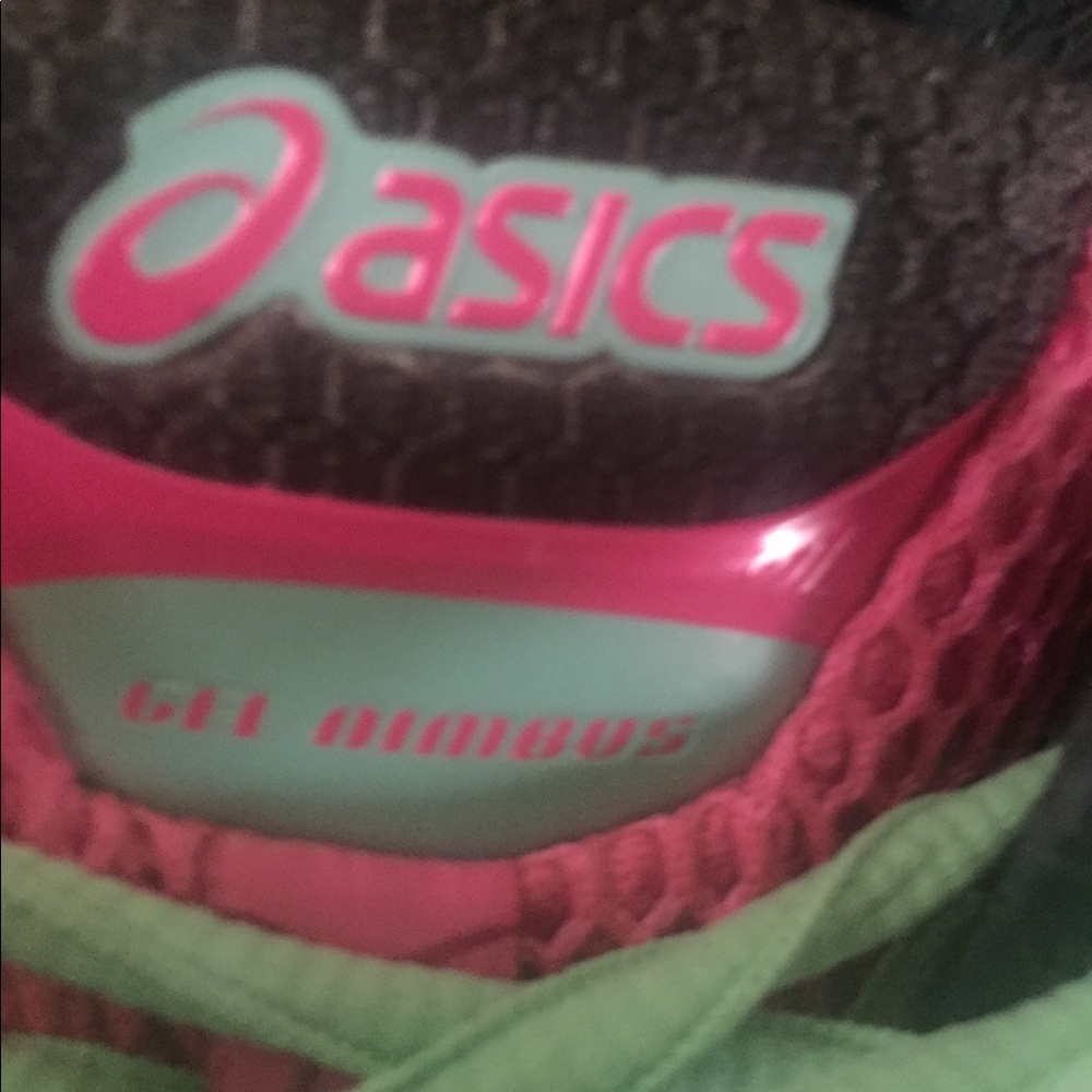 ASICS - Picture 2 of 5